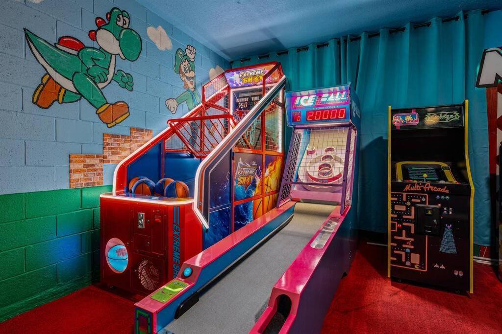 Family Fun Retreat Themed Rooms Free Arcade Pool Davenport Exterior foto